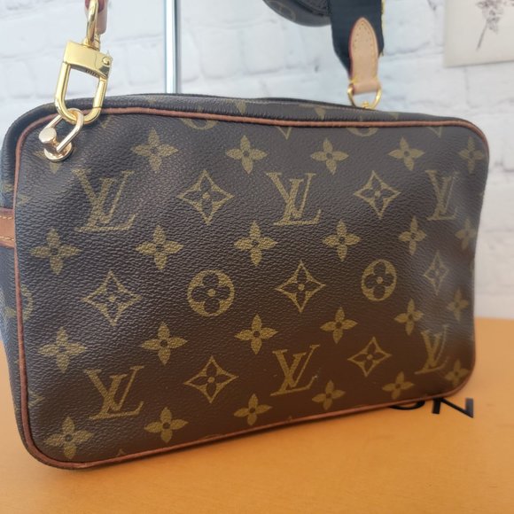 ❌❌ SOLD ❌❌  Louis Vuitton Compeign 28 - converted to crossbody - Picture 11 of 15